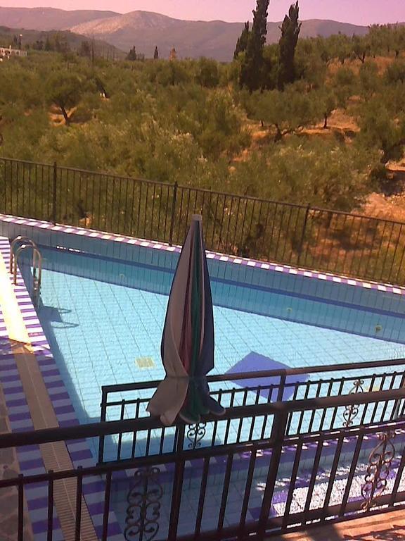 Velendzas Holidays Alykanas  Rum bild
